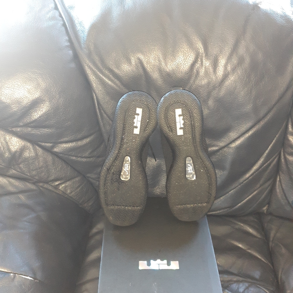 Nike Lebron Witness III Shoes Size 8 - Picture 5 of 5